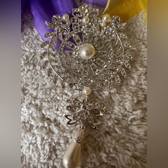 Silver and pearl drop broach - Picture 2 of 4